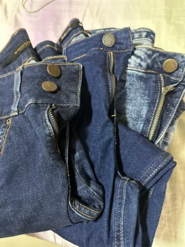 Calças jeans Damyler e Renner