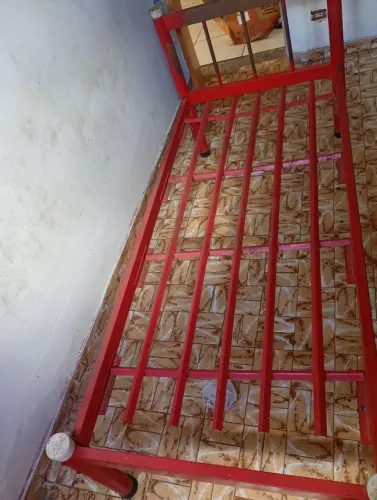 Cama solteiro de ferro 