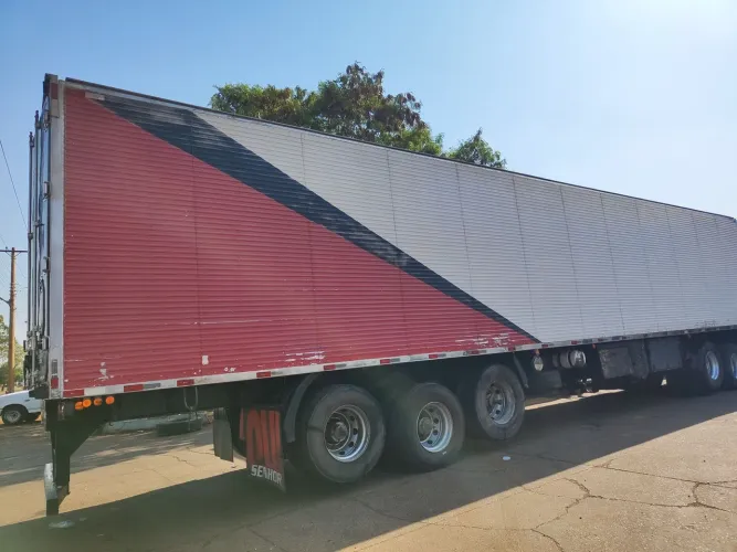Carreta Niju Gancheira 28 pallets + Thermo King Whisper 190