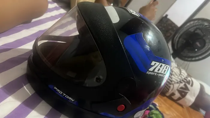 Capacete