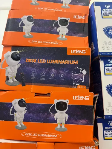 Luminária Projetor Astronauta Caixa Som Estrelas Galaxia Top