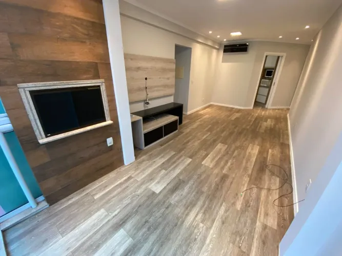 Excelente apartamento de 2 dormitórios para locação no bairro Trindade!