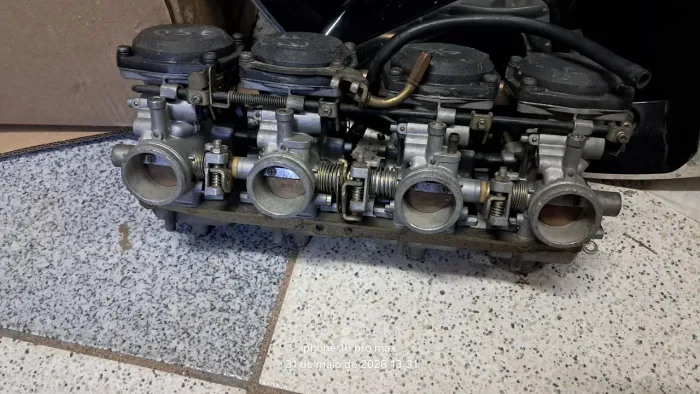 Carburador  suzuki 750