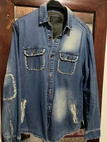 Jaqueta jeans semi nova Marca TNG