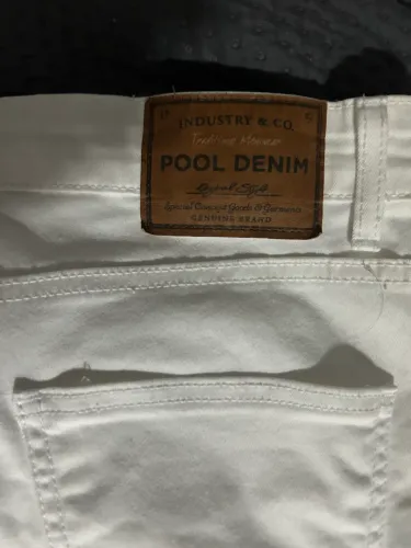 Calça branca tam 40 justa 