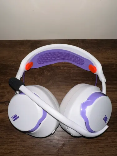 JBL Quantum 650 headset