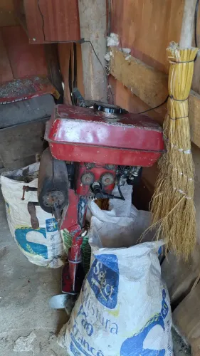 Vende se motor de popa pra barcos interessados chamar no WhatsApp *