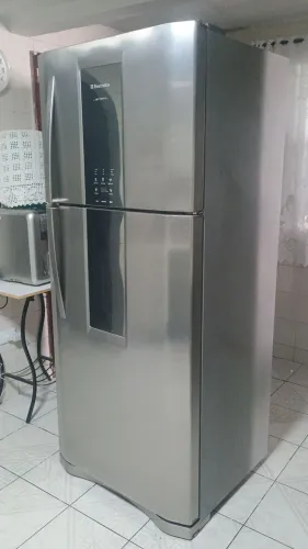 Vende Geladeira Electrolux DF80X