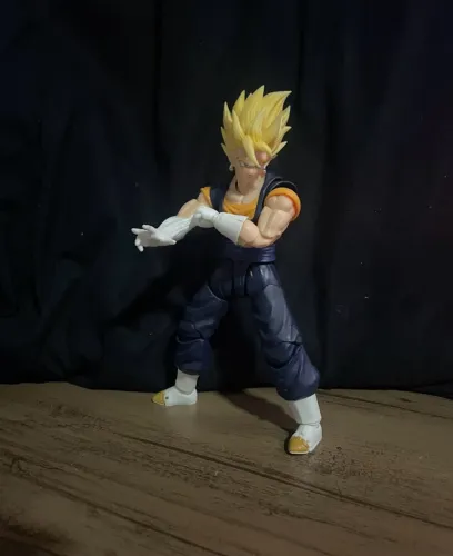 Action figure vegetto super saiyajin