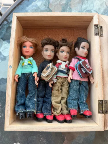 BRATZ BOYS LOTE LIL MINI