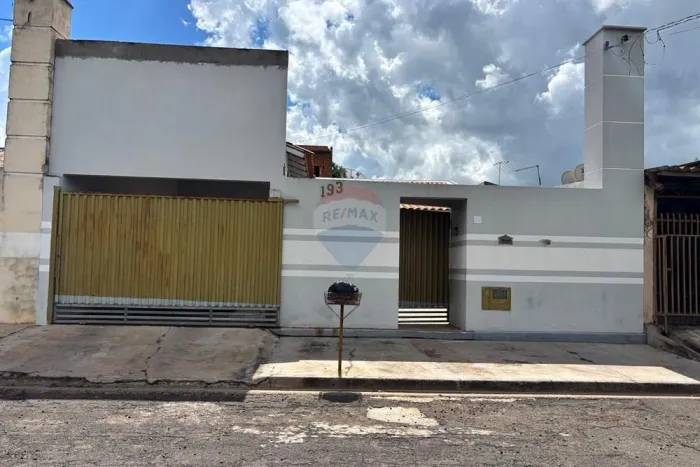 Casa dos Sonhos em Tupã: 2 Dorms, Jardim Apoema!