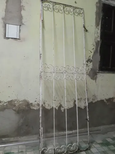 Grandes em bom estado,pra melhorar sua segurança.
