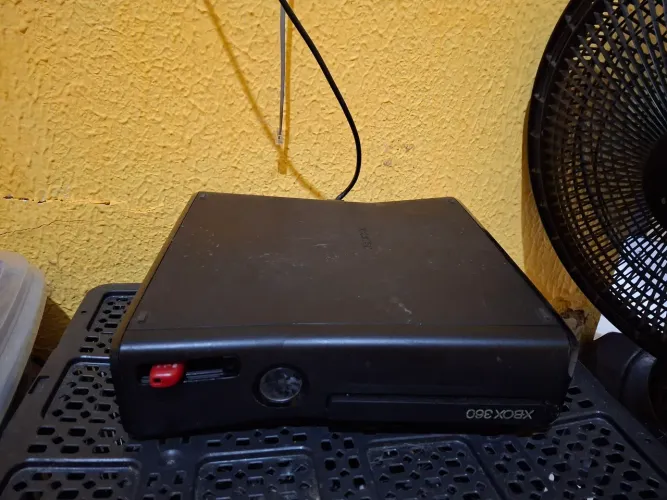 Xbox 360 destravado com vários jogos no HD 