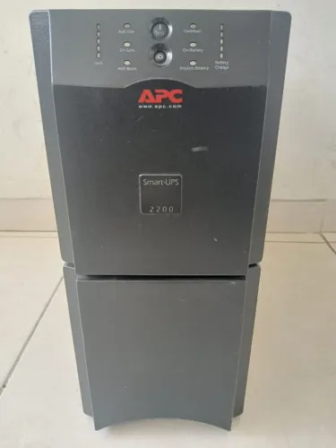 Nobreak APC Smart UPS 2200va