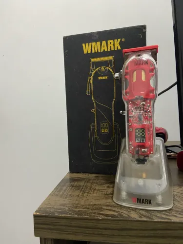 Vendo essa máquina de cortar cabelo WMARK Seminova