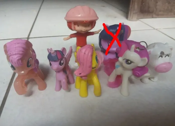 + BRINDE MORANGUINHO Lote Mc Donald's My little pony