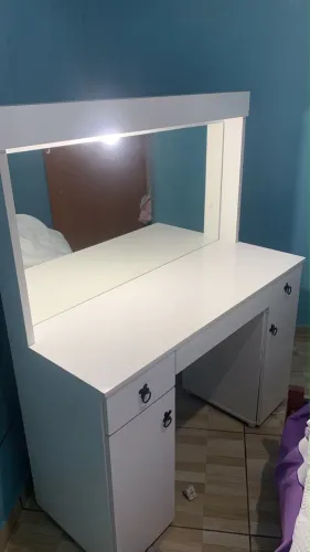 Vendo penteadeira usado, 350 reais negociável.
