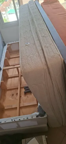 Vendo cama e 2 colchoes preco pra sair