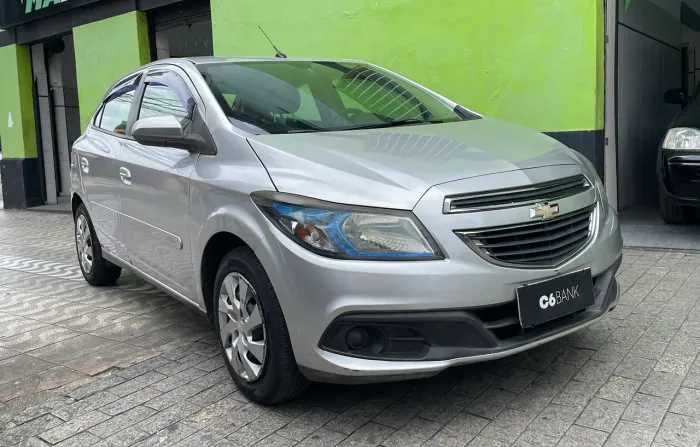 Chevrolet Onix Hatch LT 1.4 8V Flex Power Mec. 4P 2014