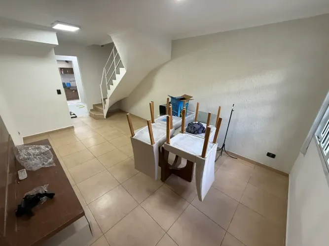 Casa reformada em condomínio disponivel para locação no Horto do Ypê