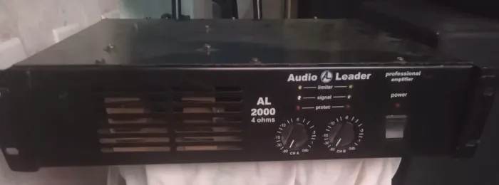 Potência amplificadora áudio leader