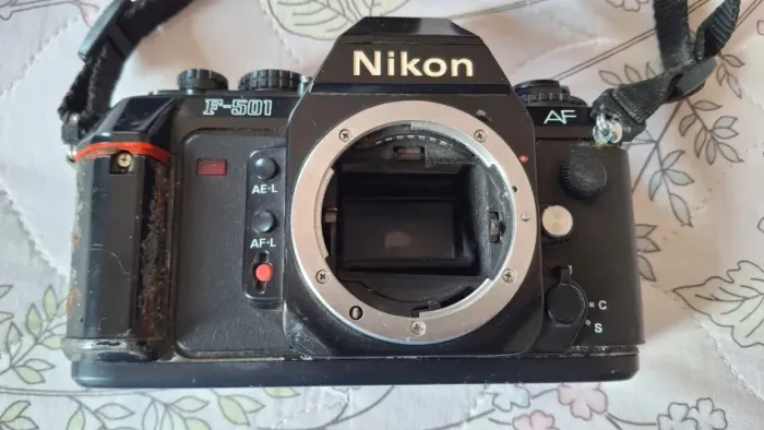 Nikon F501A
