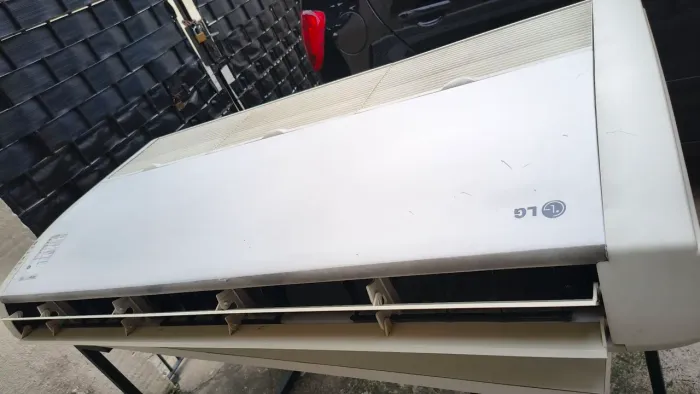 Evaporadora LG Piso Teto 36.000 BTUs 220V - Funcionando