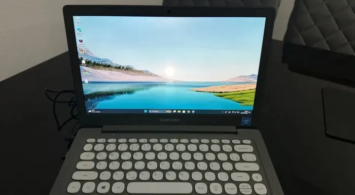 Notebook Samsung Flash F30