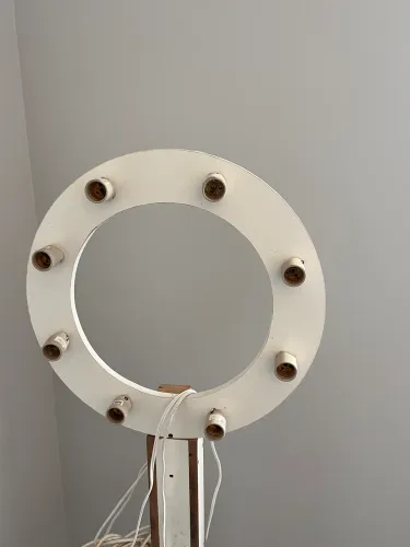 Ring light de MDF em perfeito estado