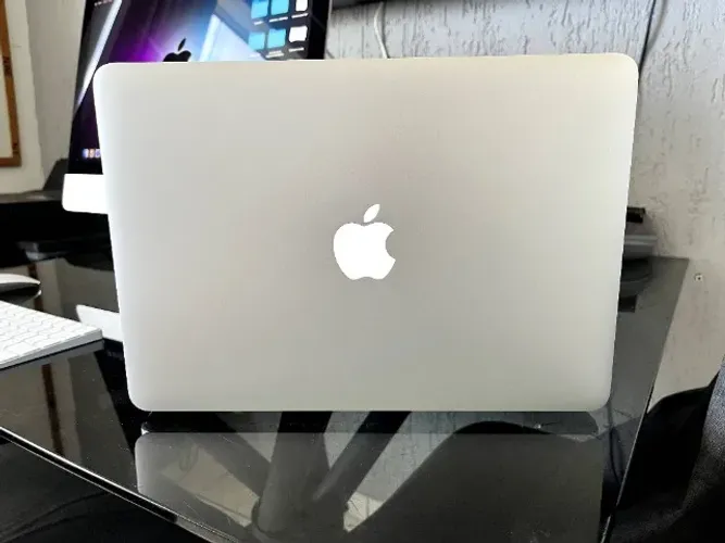 Apple MacBook Pro Retina 13" Early 2015 | i5 2.7GHz | SSD 500GB | 8GB RAM