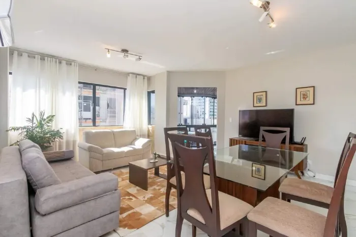 Apartamento Mobiliado com Vista para o Mar no Centro de Balneário Camboriú 94m²