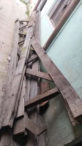 Tesouras de madeira fortes