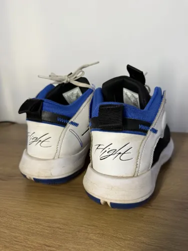 Air Jordan Azul e Branco