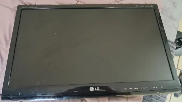 Kit 3 Monitores LG e Positivo 17", 19" e 23" - Todos Funcionando