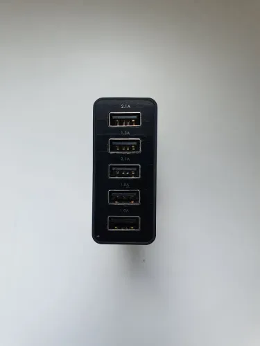 HUB VX Case de carga rápida com 5 USB 