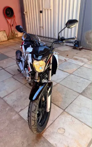 Honda CB 250 2019