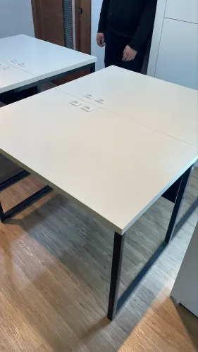 Mesa dupla empresarial