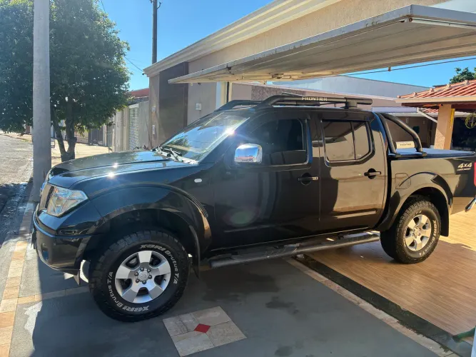 Nissan Frontier LE CD 4X4 2.5 TB Diesel Mec. 2010