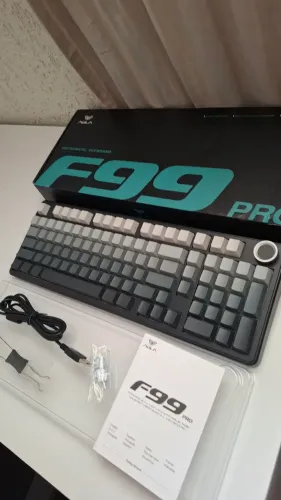 Teclado mecânico AULA F99