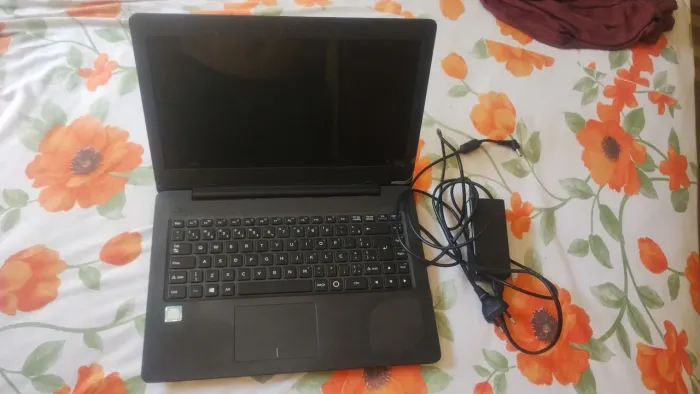 Vendo notebook positivo
