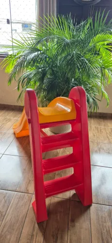 Escorregador infantil (Xalingo)