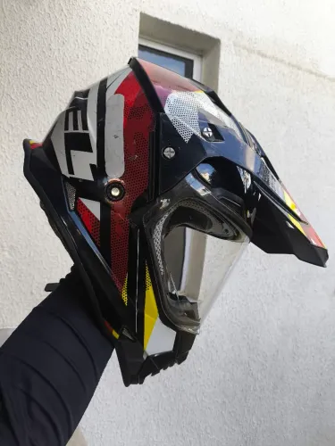Capacete