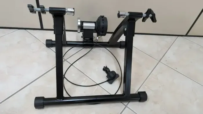 Rolo De Treino Com Controlador Peso Magnético Preto