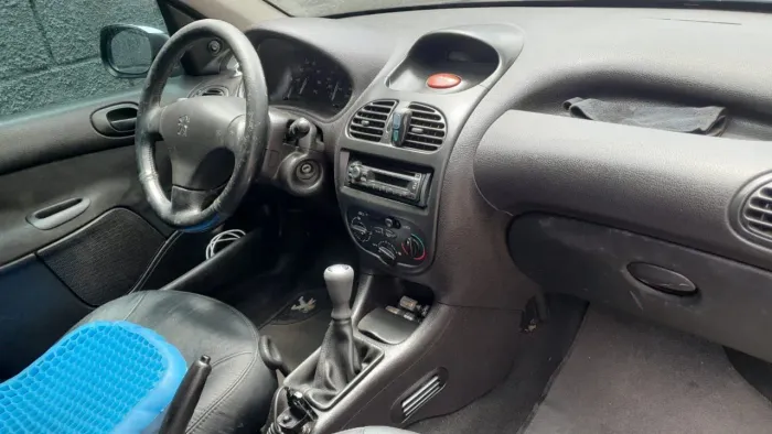 Peugeot 206 Presence 1.4/ 1.4 Flex 8V 5P 2004