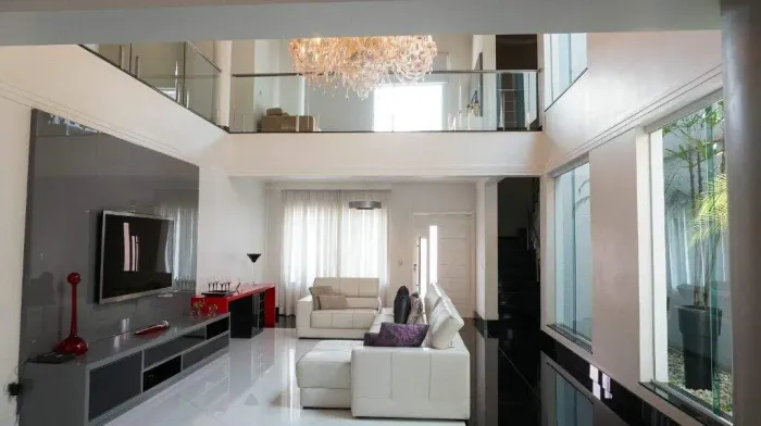 Sobrado Residencial de Alto Padrão em Mauá  4 Suítes, Piscina e Financiamento Disponível