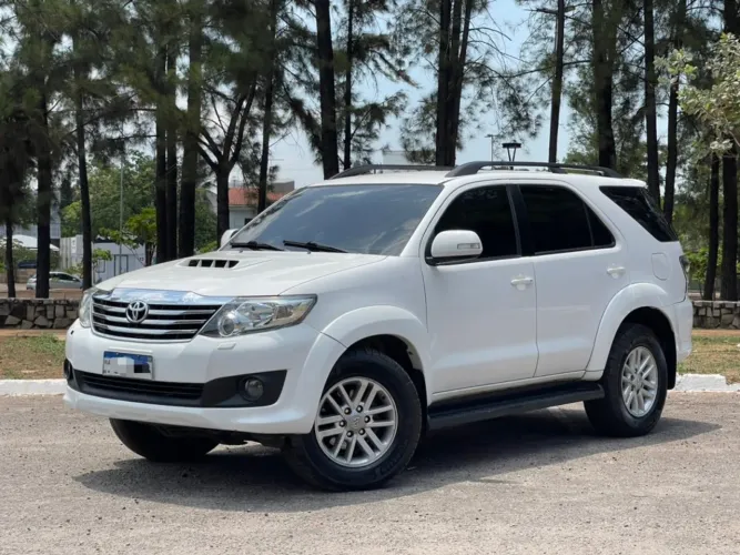 Toyota Hilux SW4 SRV D4-d 4X4 3.0 TDI Dies. AUT 2014