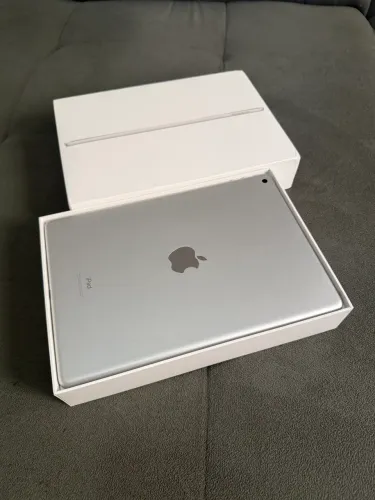 iPad 9 64gb silver! Aceito cartão até 12x.
