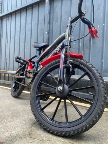 Bicicleta Infantil Free Action Joy - Aro 16 (Preta e Vermelha)