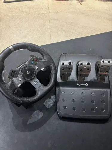 Kit Simulador Logitech G923 Trueforce + Câmbio Manual Driving Force - Xbox/PC
