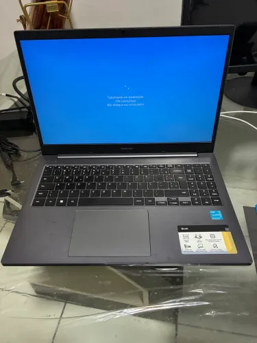 Samsung Book NP550XDA-K02BR Intel Celeron 6305 1.80 GHz 12GB de RAM SSD de 256GB